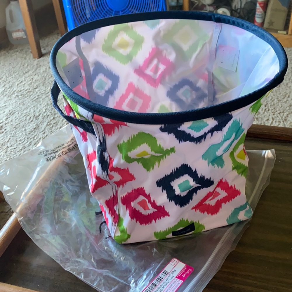 New Thirty-One Mini Storage Bin (Candy Comers) - Picture 1 of 3